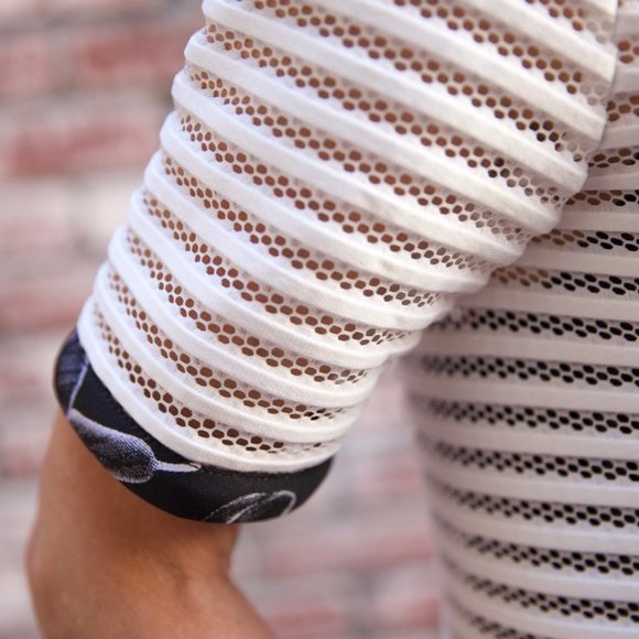 OSTWALD HELGASON - semi sheer structured blouse- fits smaller - Picture 7 of 15